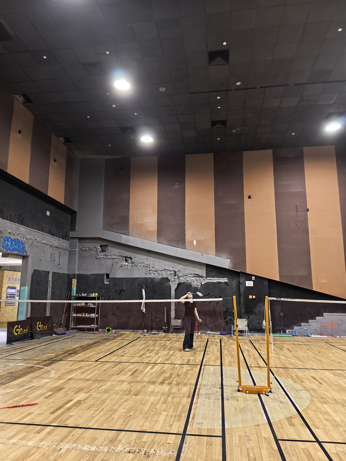 羽毛球2.jpg 羽毛球2.jpg